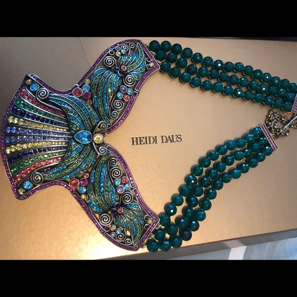 Heidi Daus 🆕 “Ornamental Elegance” butterfly drop necklace - Picture 9 of 9